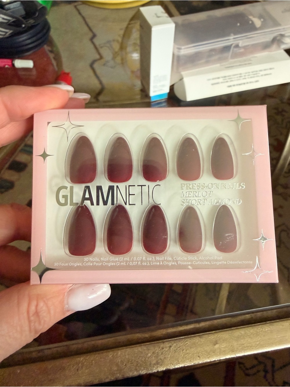 Kiss GLAMnetic Press-On Nails in Merlot Short Almond